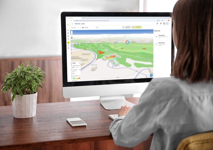 VisitorFlow being used on a monitor