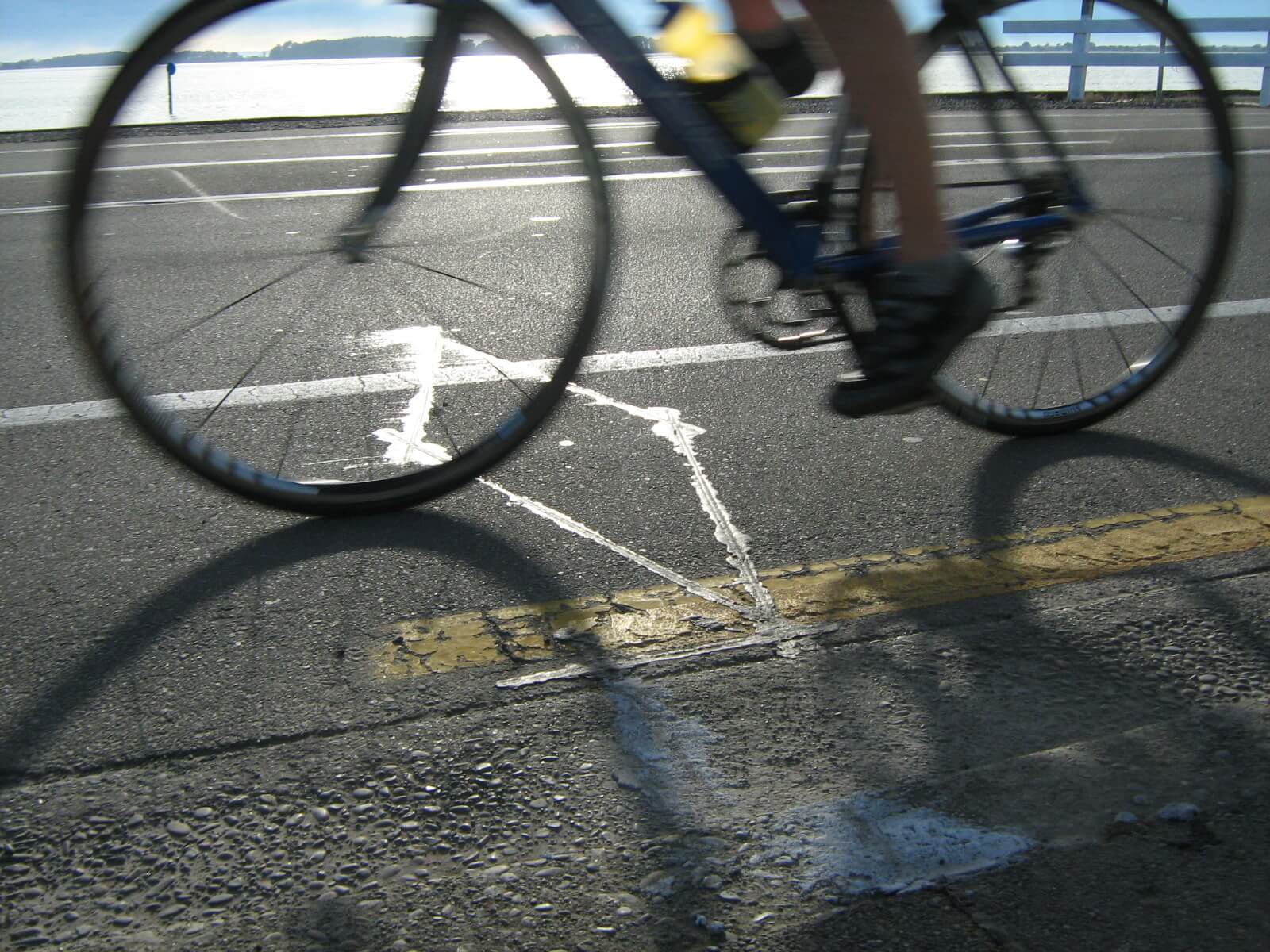 What is the best cyclist counting solution depending on the environment?